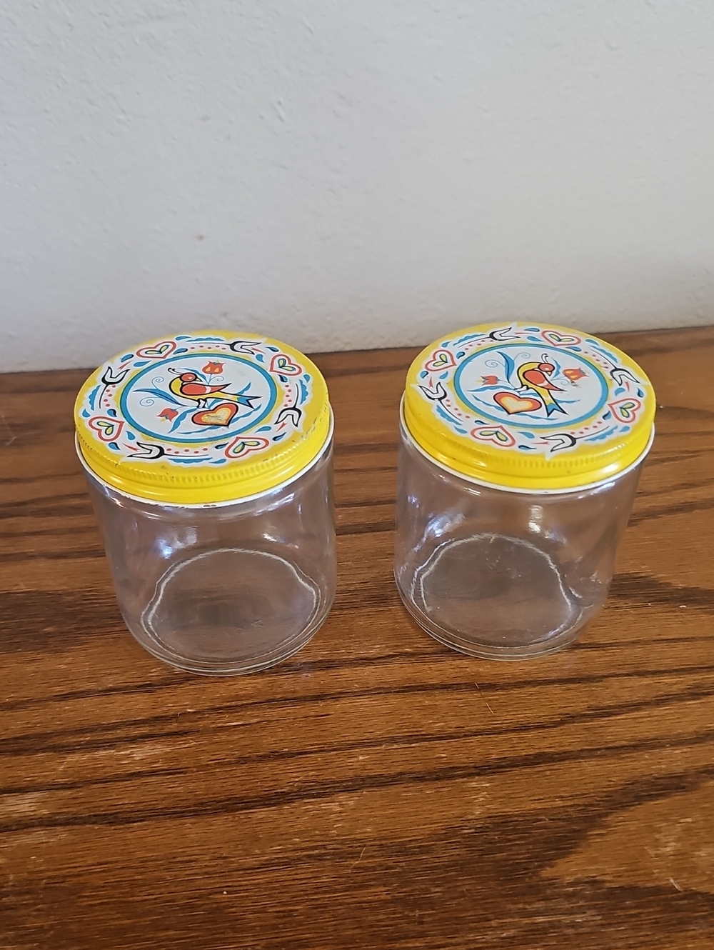 Set of 2 Vintage Clear Glass Jars with Yellow Decorative Lids Tote 8